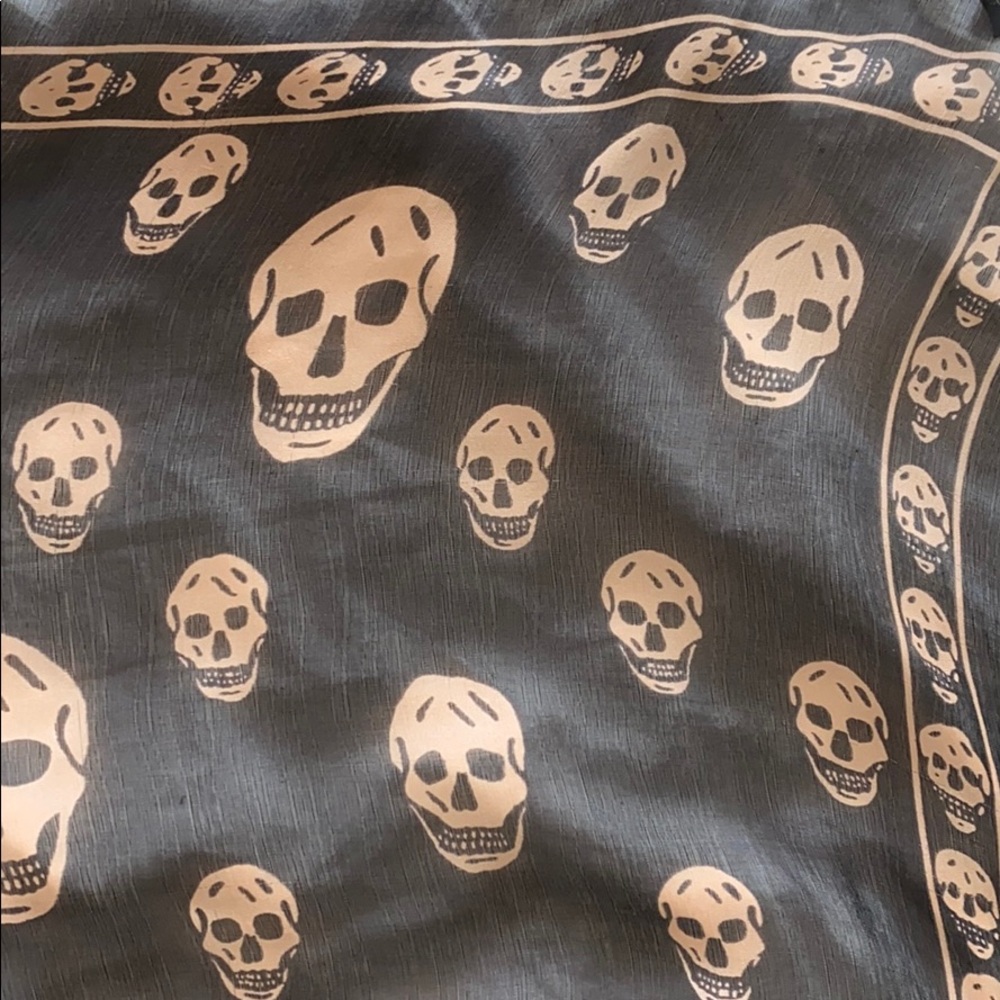 Alexander McQueen iconic 100% silk scarf!